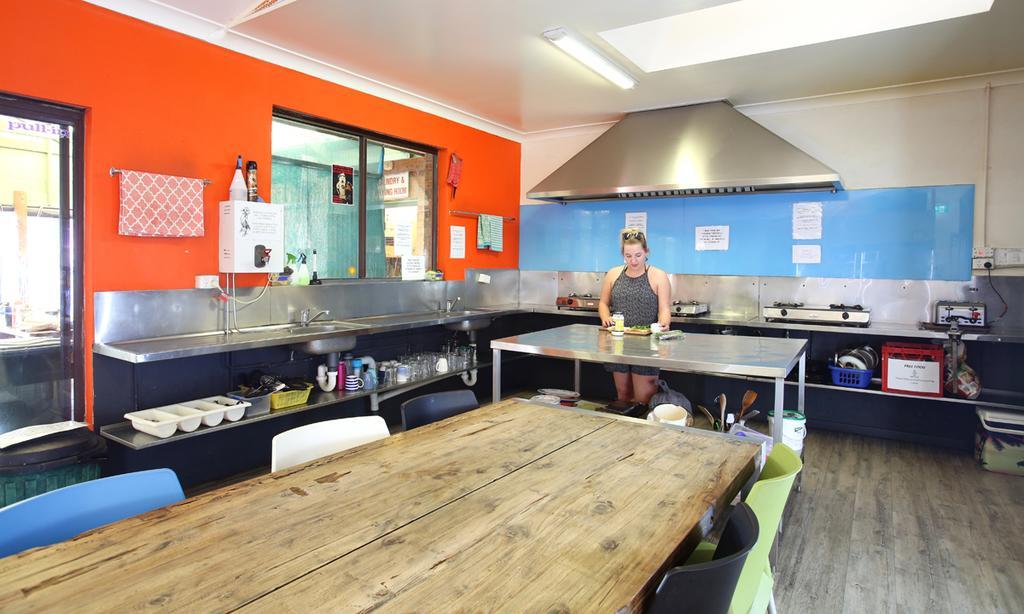 Aussitel Backpackers Vandrarhem Coffs Harbour Exteriör bild